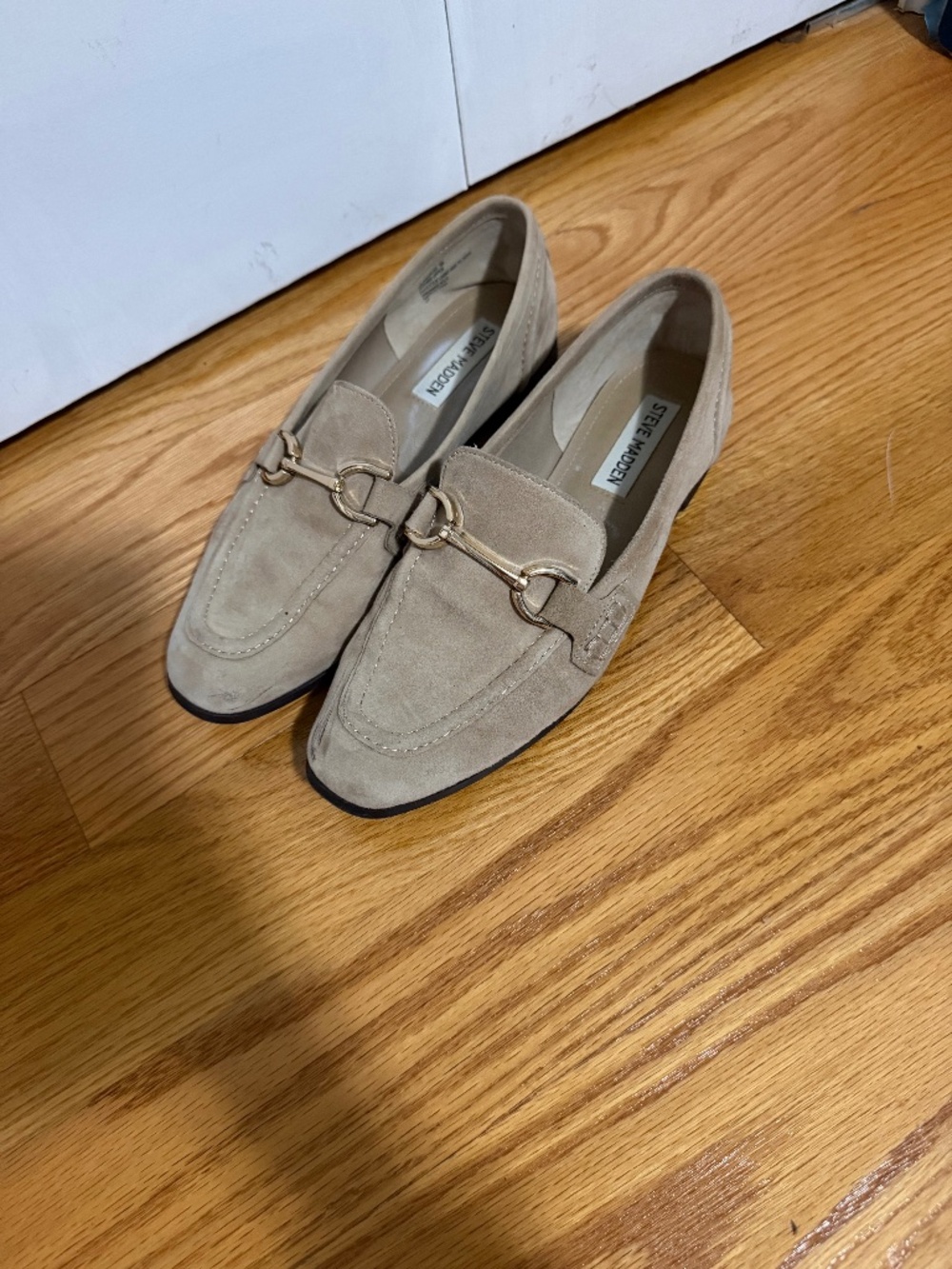 Steve Madden Suede Tan Flats